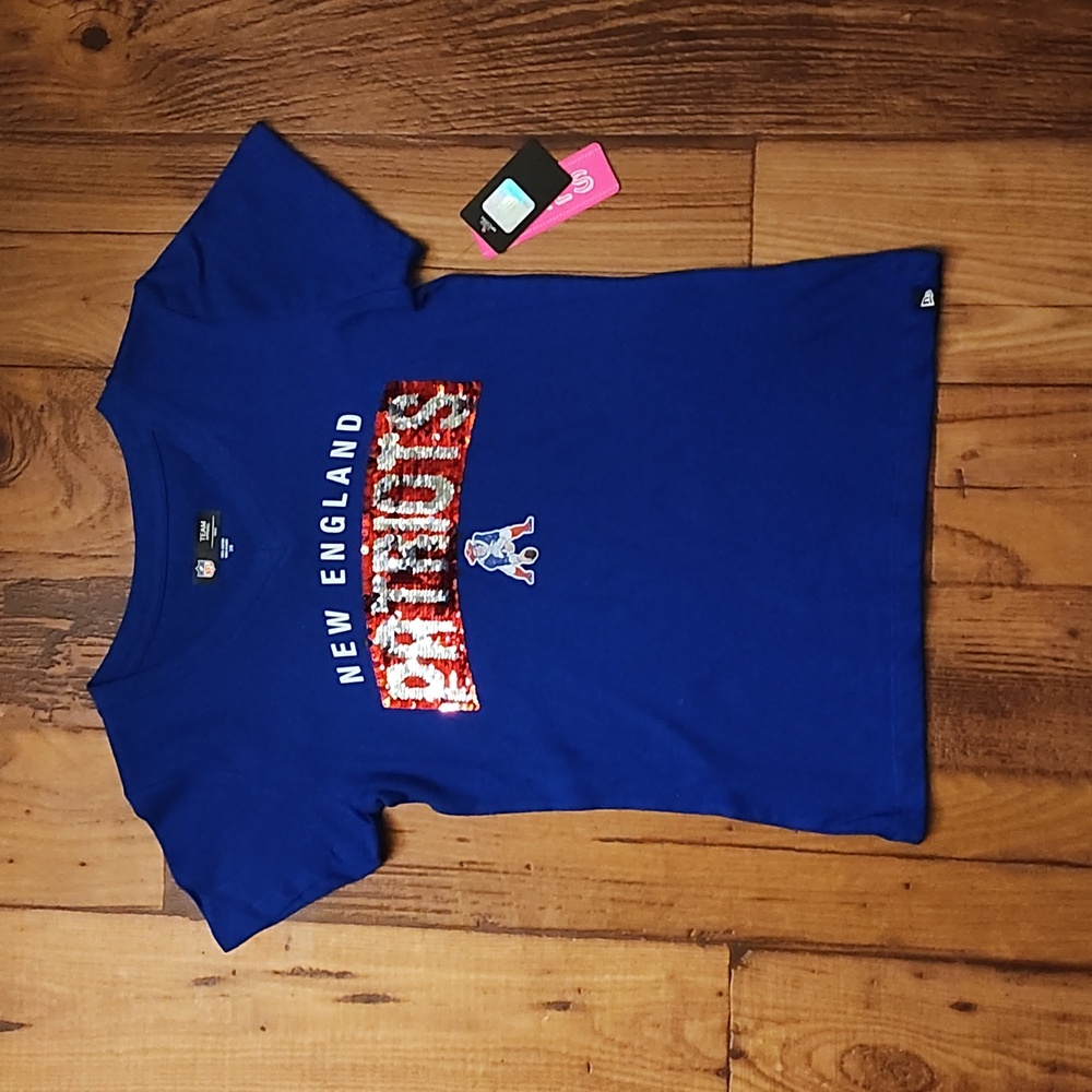 Size 7/8 Blue flippable Patriots NFL girls shirt
